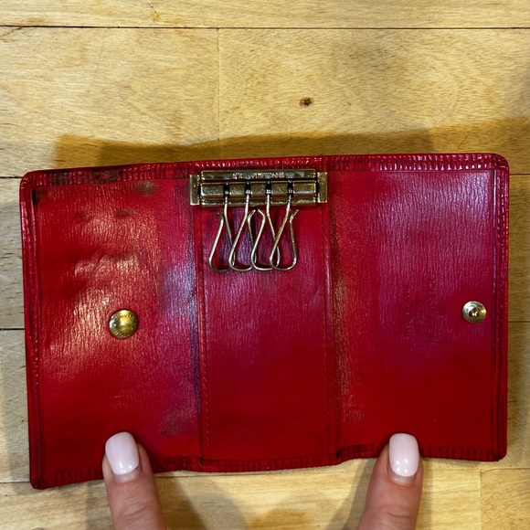 Louis Vuitton Red Epi 4 Key Holder - Picture 3 of 12